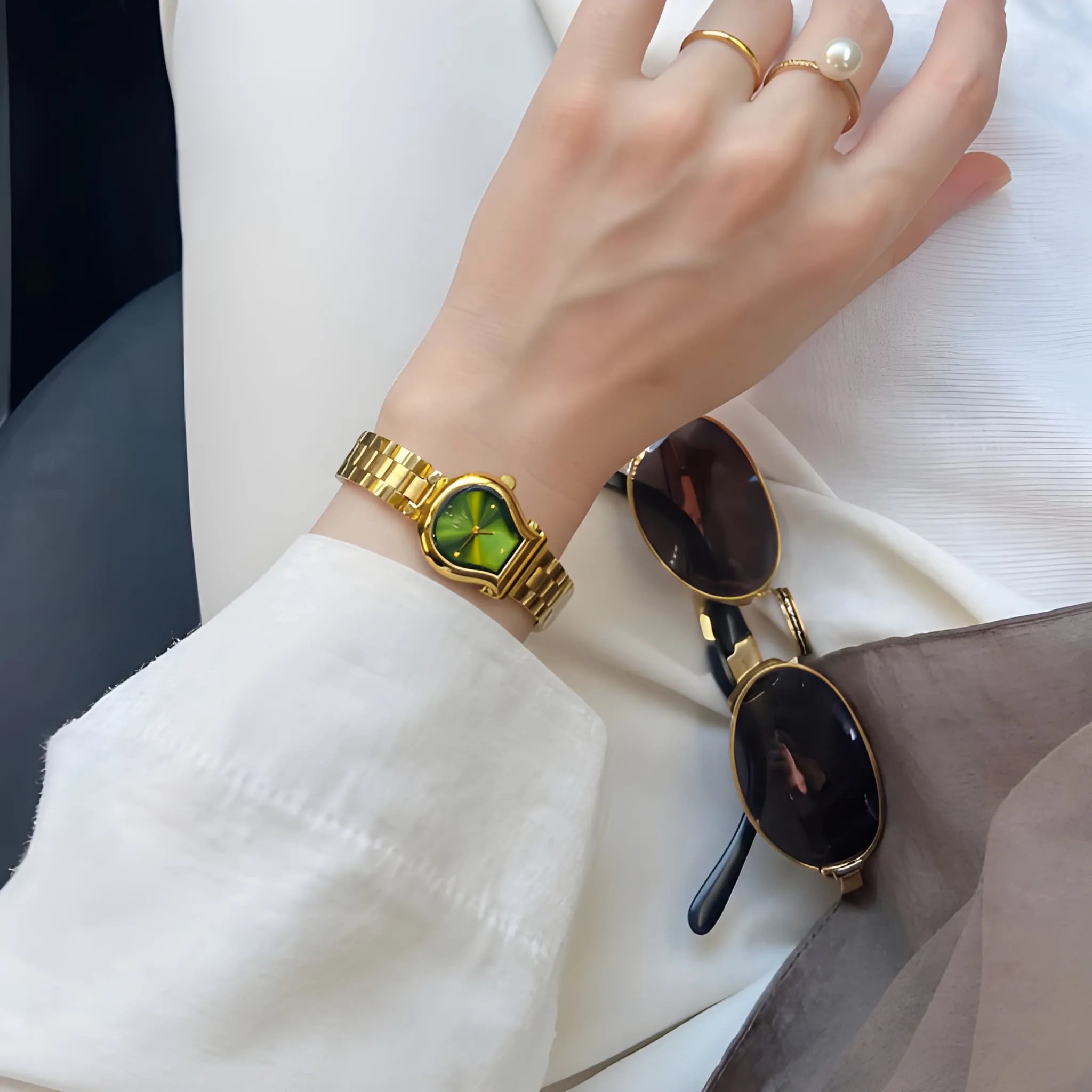 Emerald Luxe Timepiece