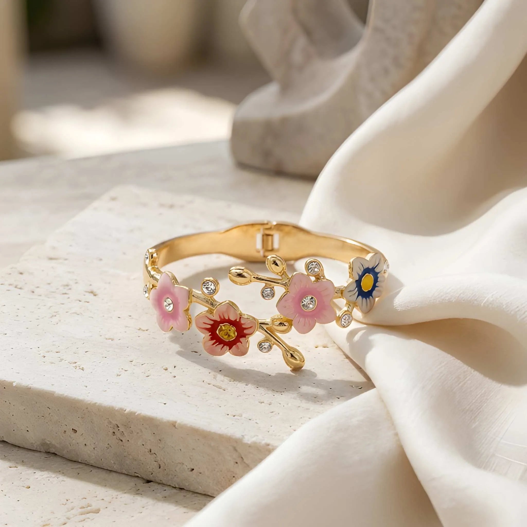 Flora Éclat Cuff