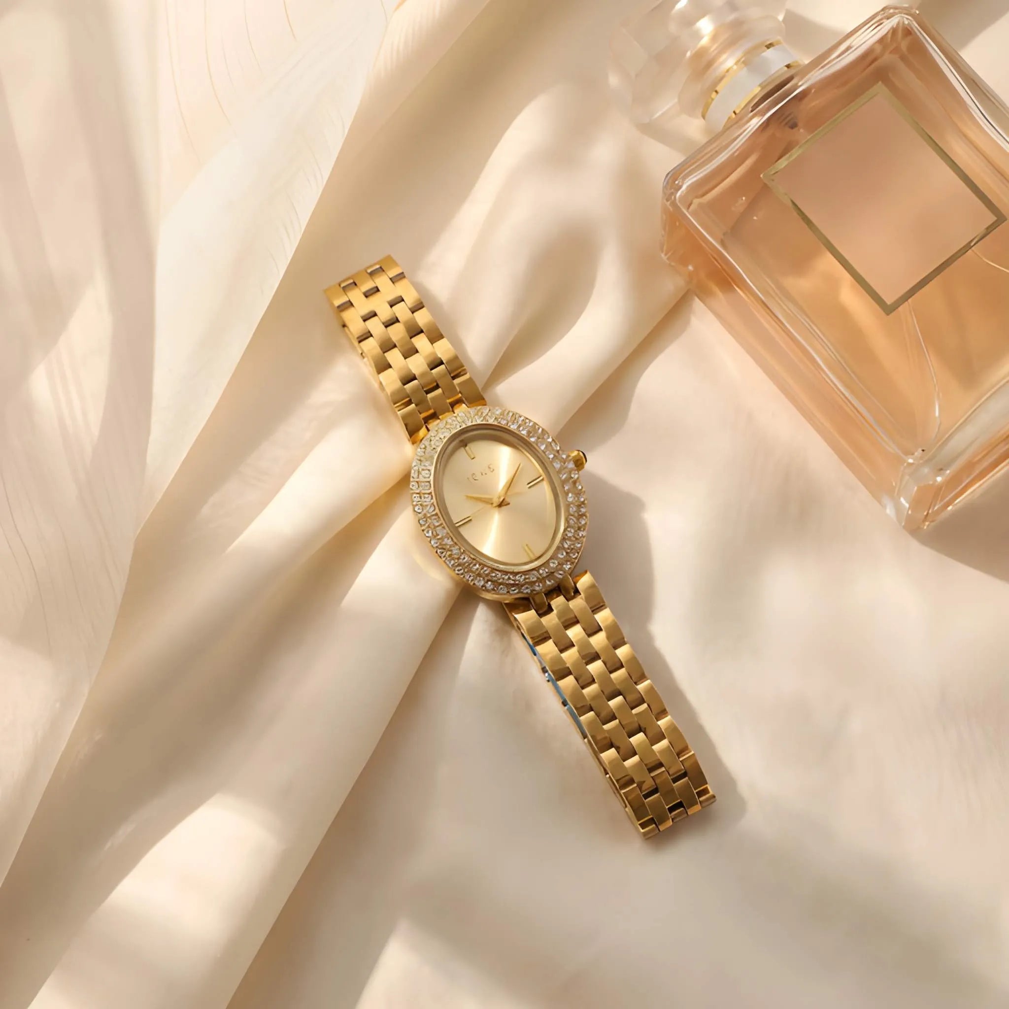 Golden Oval Luxe Watch