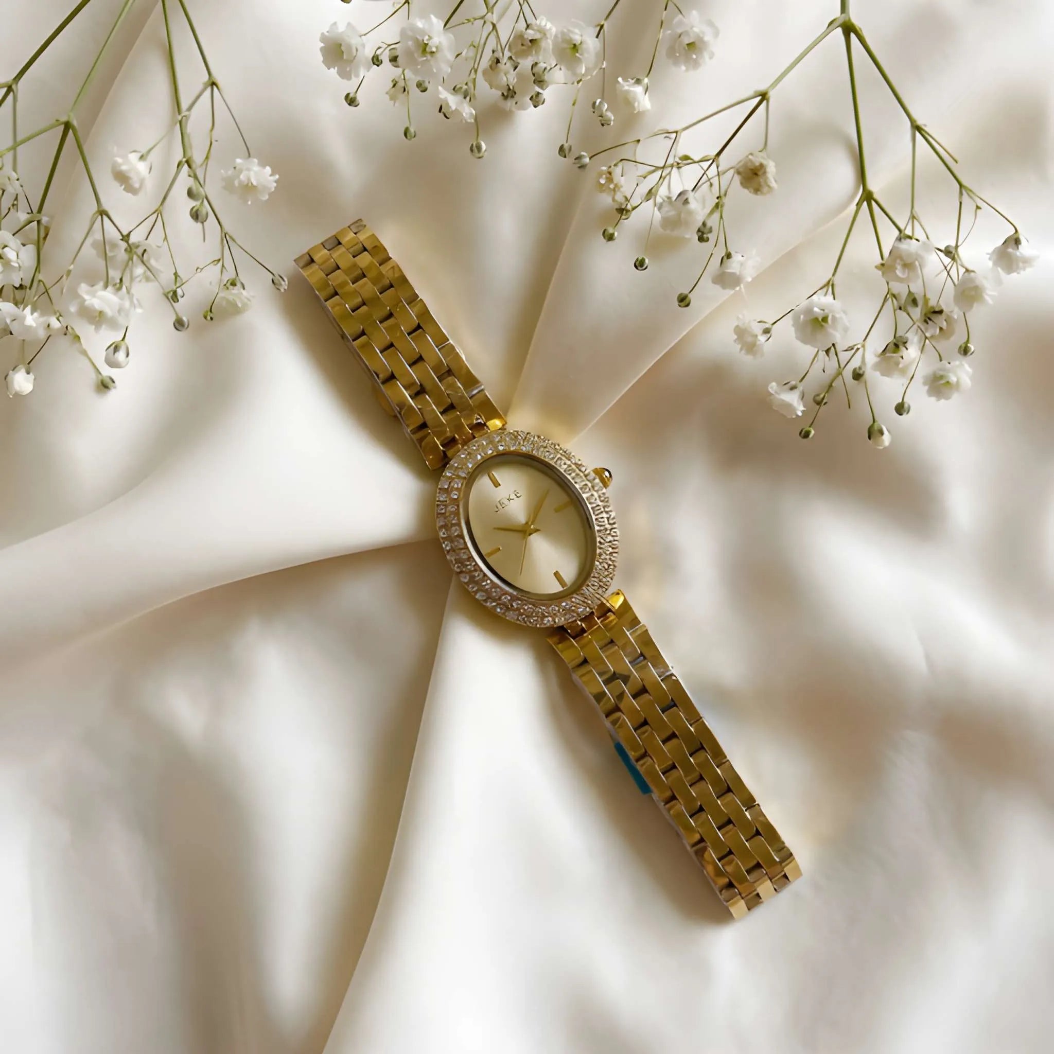 Golden Oval Luxe Watch